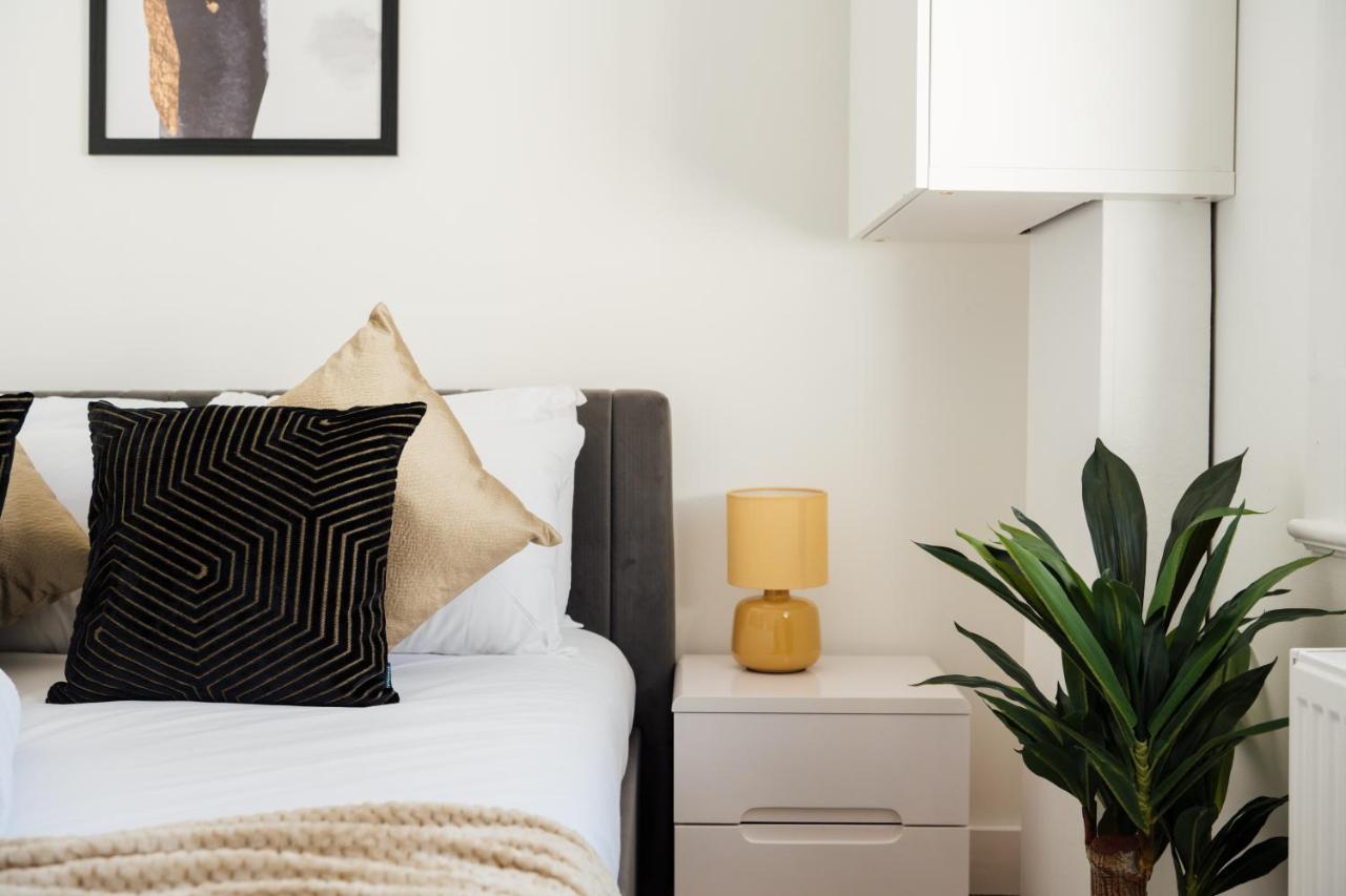 Stunning & Stylish 2 Bed Flat In West London Apartment Bagian luar foto