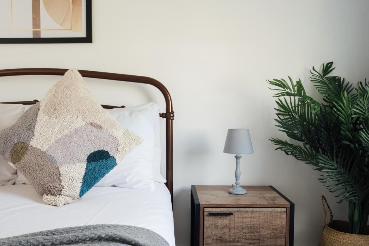 Stunning & Stylish 2 Bed Flat In West London Apartment Bagian luar foto